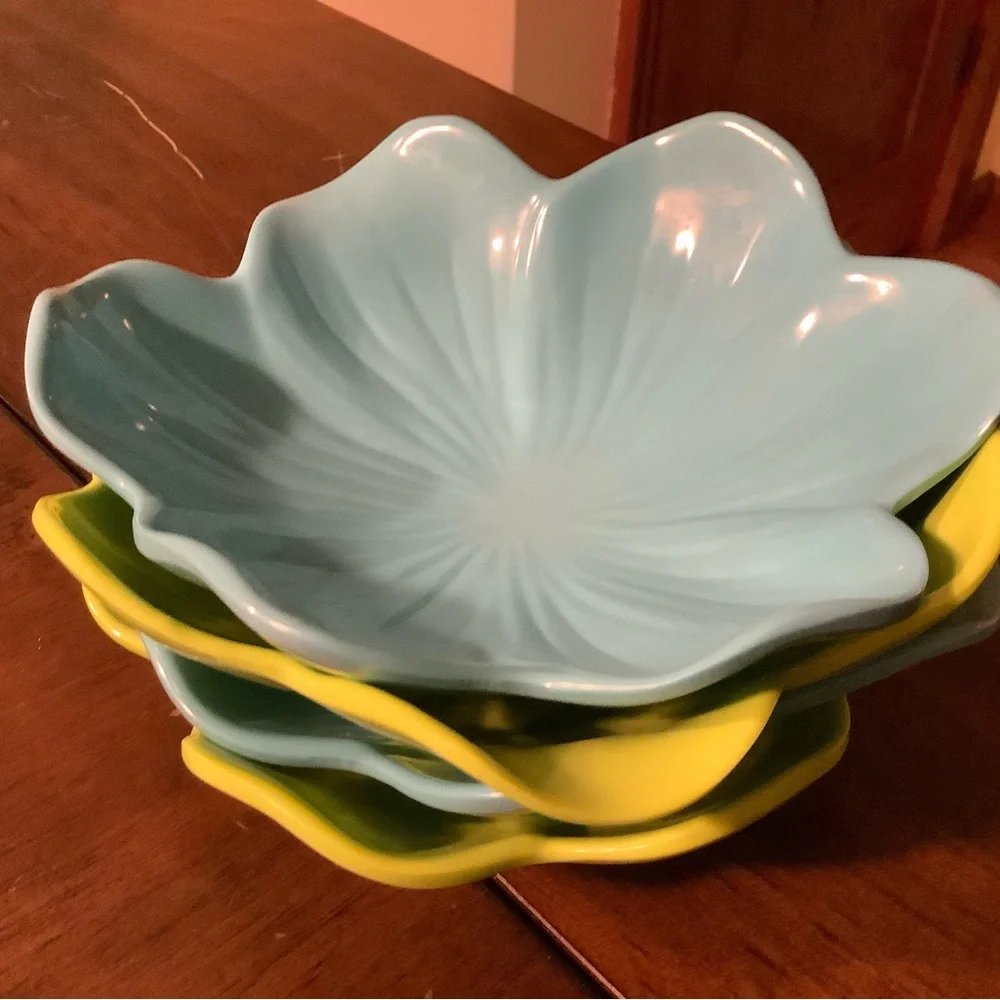Vibrant Floral Serveware Set in Green and Blue